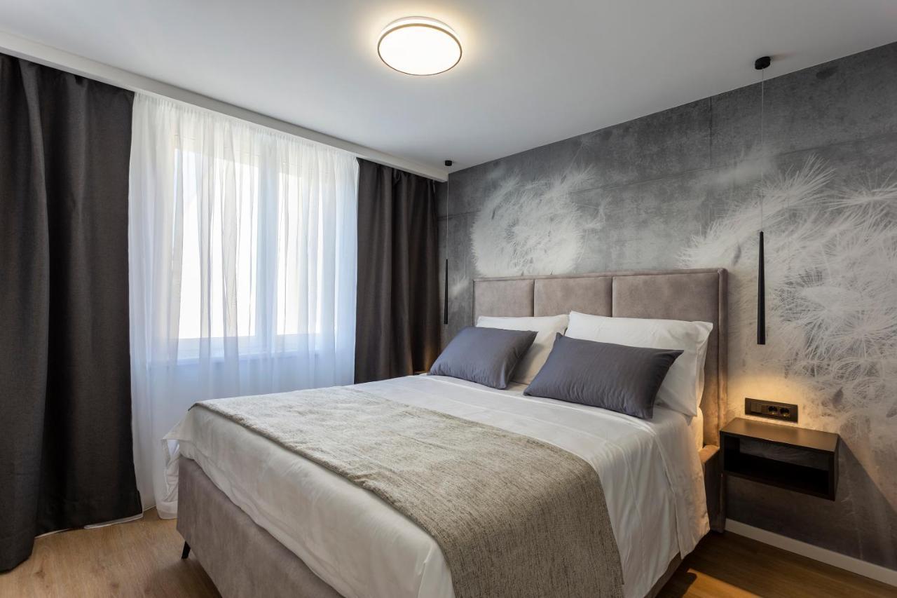 Apartman Izis Centar Pule Pula Bagian luar foto