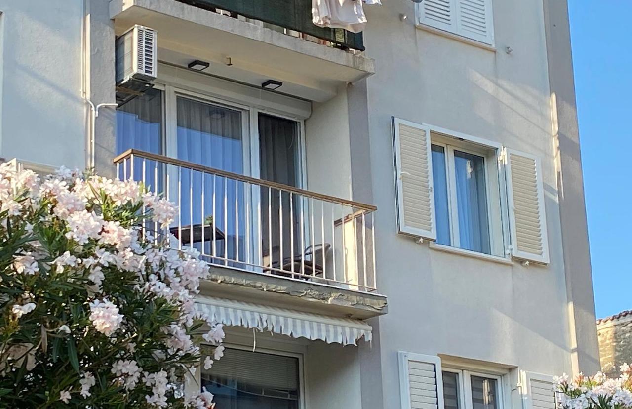 Apartman Izis Centar Pule Pula Bagian luar foto